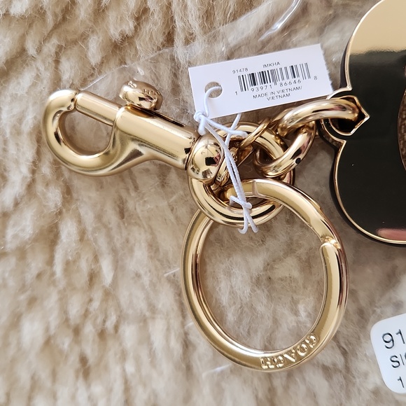 NWT Coach Gold Brown Sig Heart Key Ring or Bag Charm 🔑💛🎁 - Picture 3 of 13